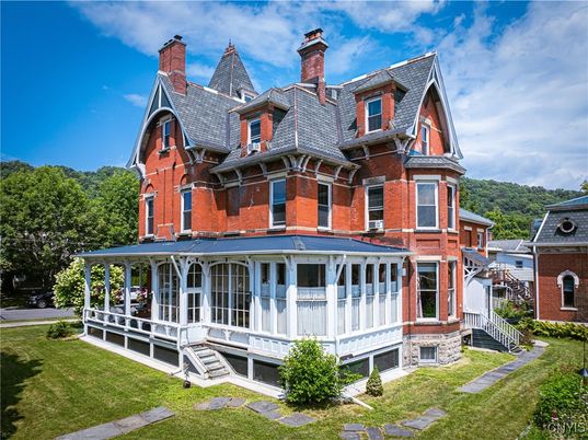 Exterior, Facade, Brick Facade, Queen Anne Victorian