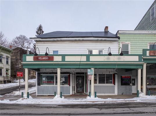 Exterior, Facade, American Foursquare