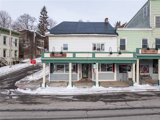 Exterior, Facade, Queen Anne Victorian