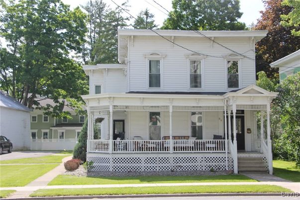 Attached, Exterior, Facade, American Foursquare