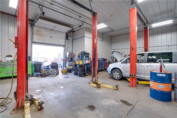 Garage, Interior