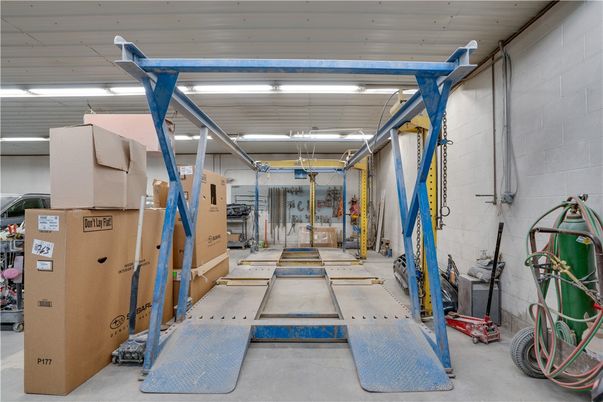 Garage, Interior