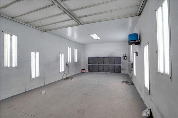 Garage, Interior