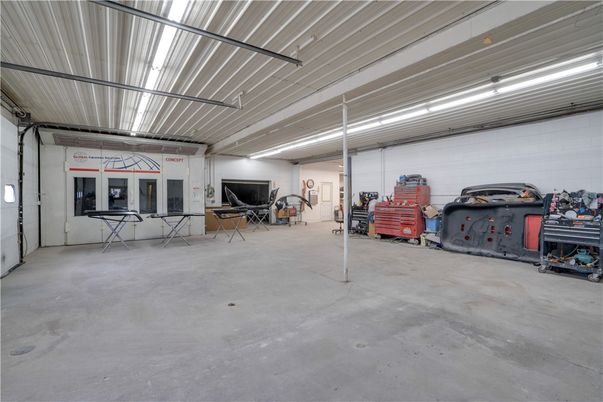 Garage, Interior