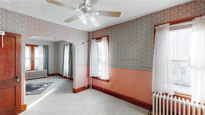 Empty room, Interior