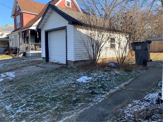 Detached Garage, Exterior