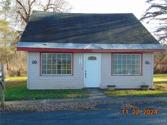 Exterior, Facade, Cape Cod