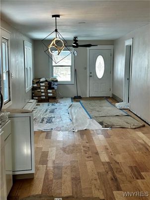 Interior, Pendant Lights, Wood Texture Flooring