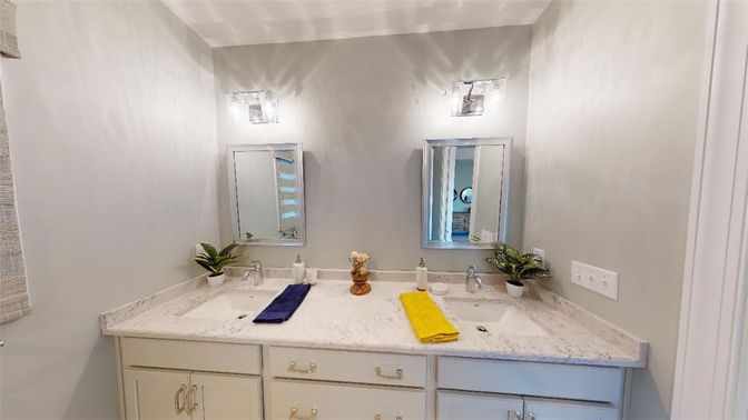 Bathroom, Dual Sink Vanities, Interior
