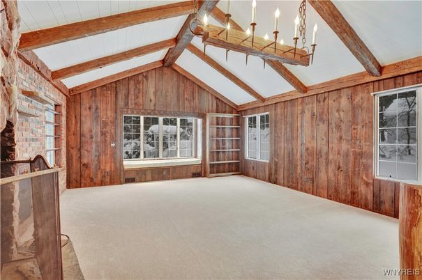 Chandelier, Empty room, Interior, Wooden Beams, Wooden Walls