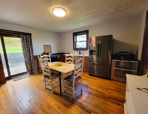 Dining room, Interior, Kitchen, Stainless Steel Appliances, Wood Texture Flooring