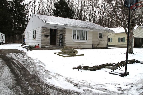 Exterior, Facade, Cape Cod