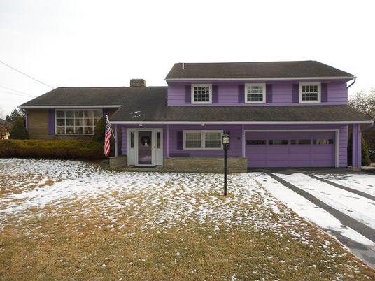 Attached, Exterior, Facade, Ranch