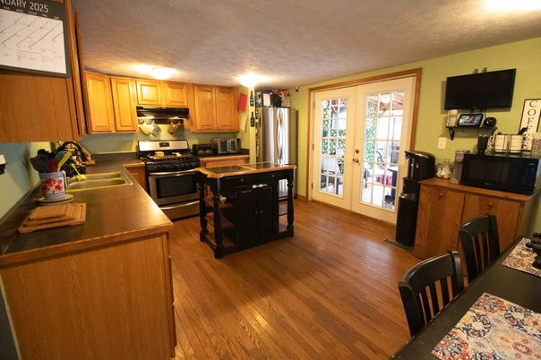 Interior, Kitchen, Stainless Steel Appliances, Wood Texture Flooring