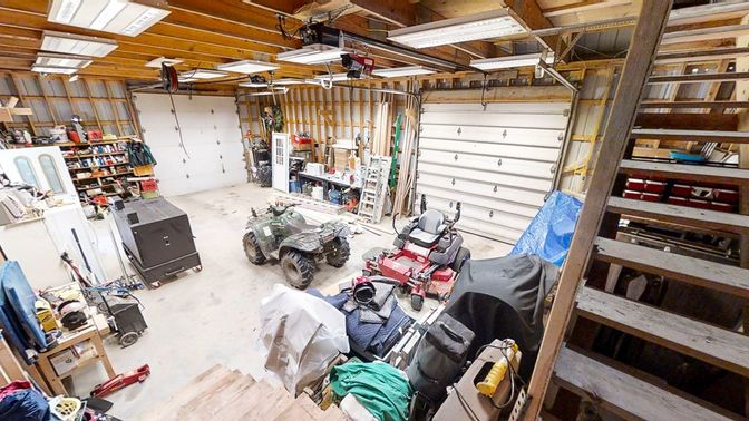 Garage, Interior, Wooden Beams