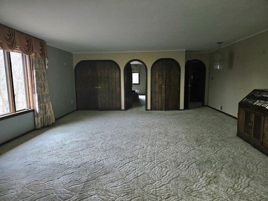Empty room, Interior, Pendant Lights