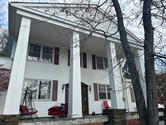 Exterior, Facade, Rowhouse