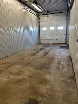 Garage, Interior