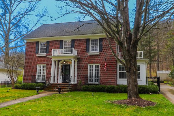 Exterior, Facade, Brick Facade, Georgian