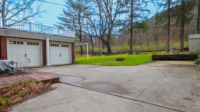 Detached Garage, Exterior
