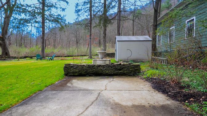 Backyard, Exterior