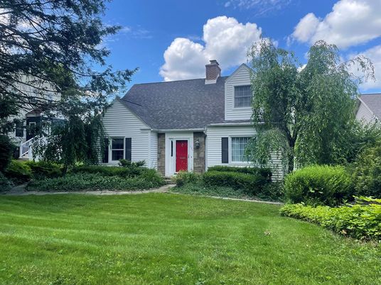 Backyard, Exterior, Facade, Cape Cod