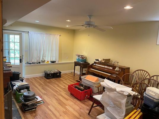 Interior, Piano, Recessed Lighting, Wood Texture Flooring