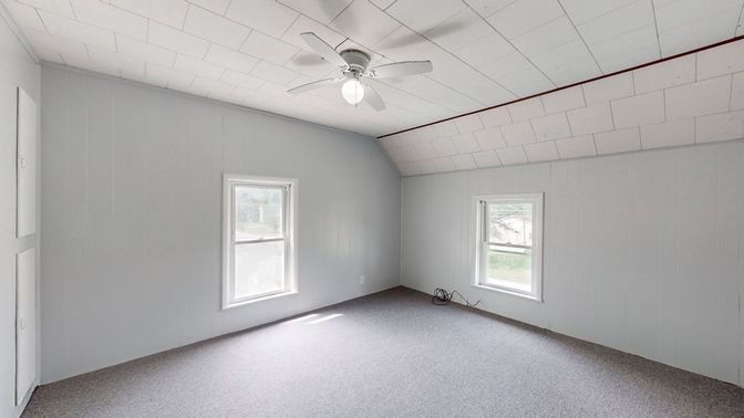 Empty room, Interior