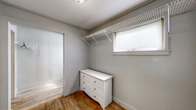 Interior, Walk-in Closets, Wood Texture Flooring