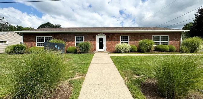 Exterior, Facade, Brick Facade, Ranch