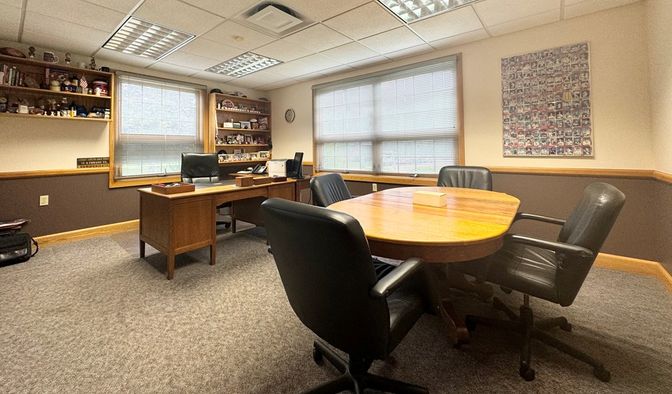 Home Office, Interior