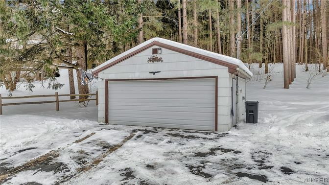 Detached Garage, Exterior