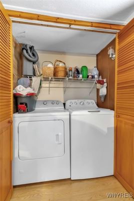 Interior, Utility Closets, Washer, Wood Texture Flooring