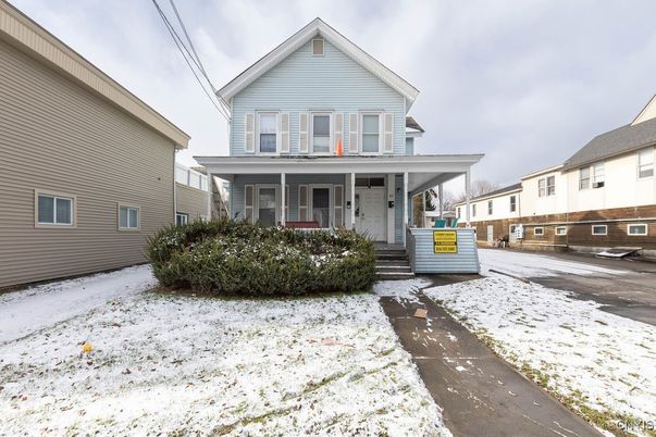 Exterior, Facade, Queen Anne Victorian