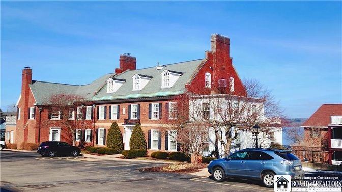 Exterior, Facade, Brick Facade, Georgian