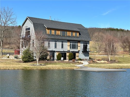 Exterior, Facade, Lake, Cape Cod