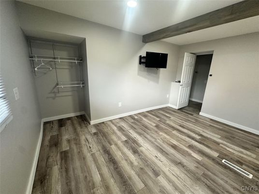 Empty room, Interior, Recessed Lighting, Wooden Beams, Wood Texture Flooring
