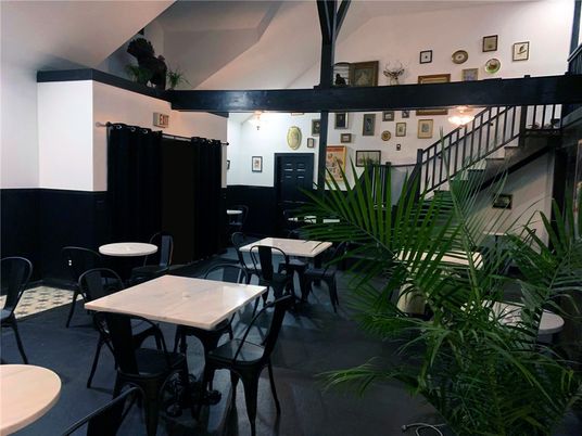 Dining room, Interior