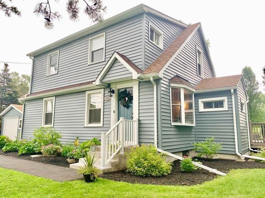 Exterior, Facade, Cape Cod