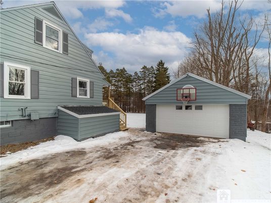Detached Garage, Exterior