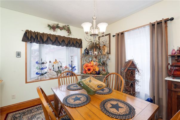 Chandelier, Dining room, Interior