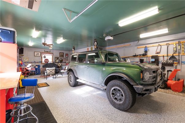 Garage, Interior