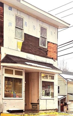 Exterior, Facade, None