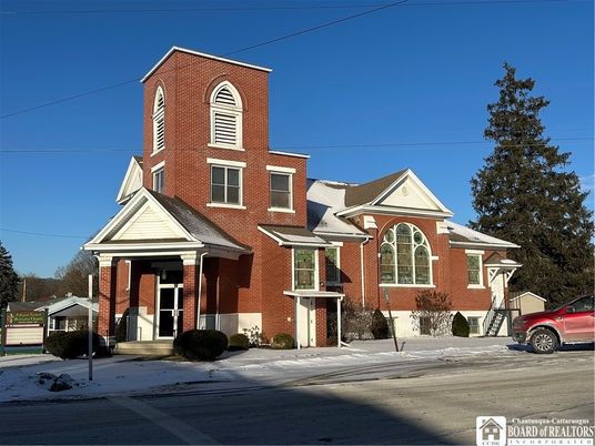 Exterior, Facade, Brick Facade, Queen Anne Victorian