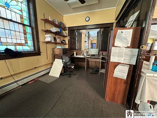 Home Office, Interior