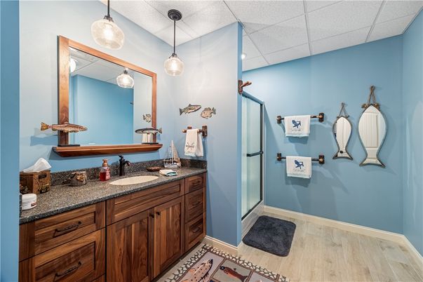 Bathroom, Interior, Pendant Lights, Wood Texture Flooring