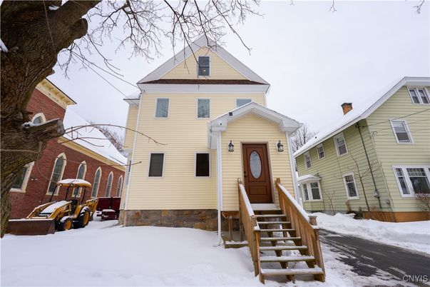 Exterior, Facade, Brick Facade, Queen Anne Victorian