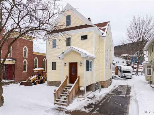 Exterior, Facade, Brick Facade, Queen Anne Victorian