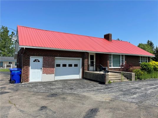 Attached, Exterior, Facade, Brick Facade, Cape Cod