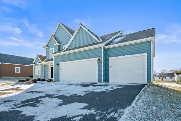 Attached, Exterior, Facade, Farmhouse